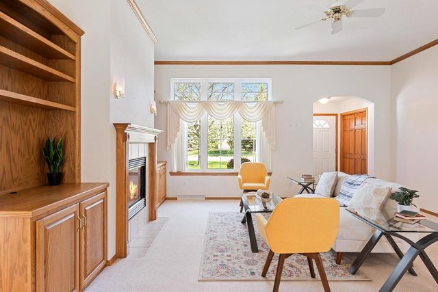 901 W BENT OAK LANE, Appleton, WI 54914