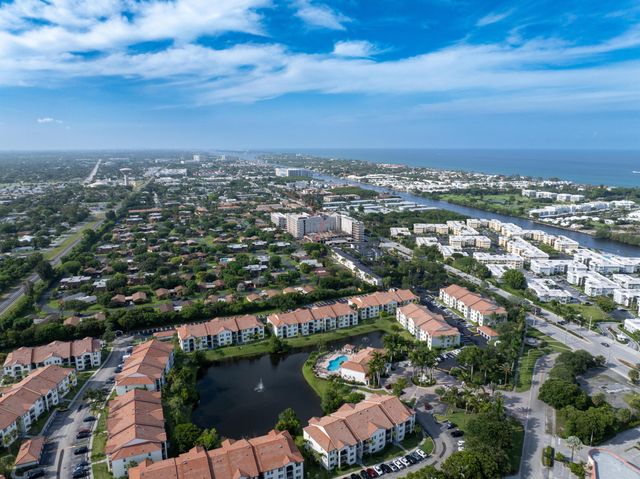 809 Villa Circle, Boynton Beach, FL 33435