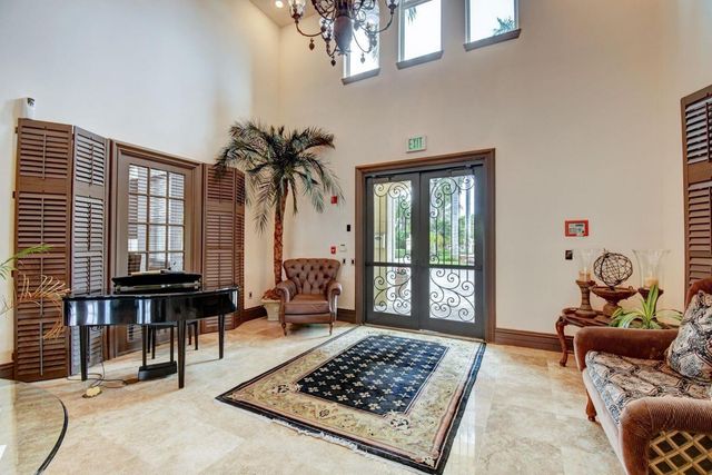 809 Villa Circle, Boynton Beach, FL 33435