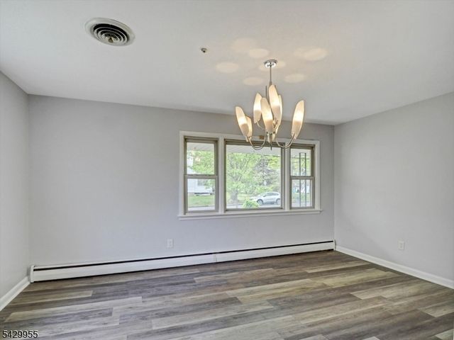 857 Grove St, Rahway City, NJ 07065