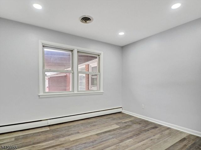 857 Grove St, Rahway City, NJ 07065