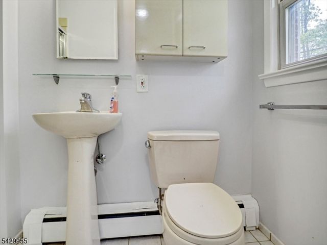 857 Grove St, Rahway City, NJ 07065