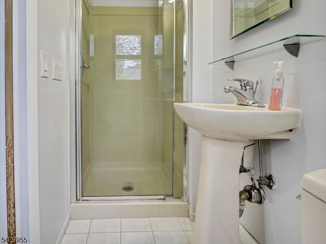 857 Grove St, Rahway City, NJ 07065