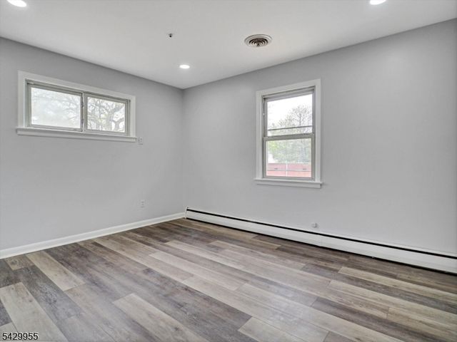 857 Grove St, Rahway City, NJ 07065