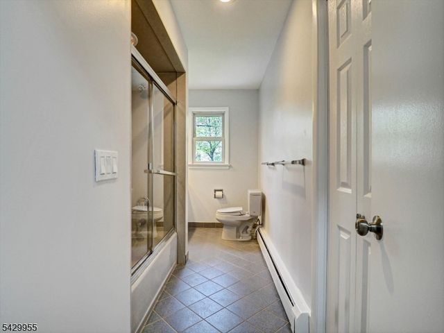 857 Grove St, Rahway City, NJ 07065