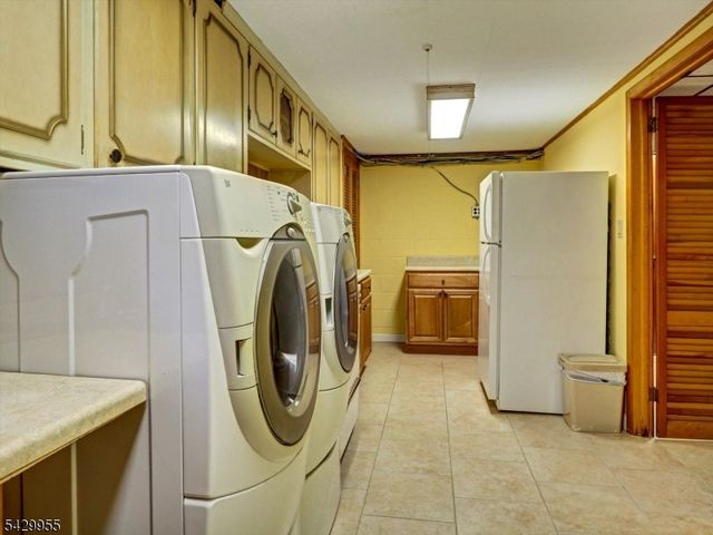 857 Grove St, Rahway City, NJ 07065
