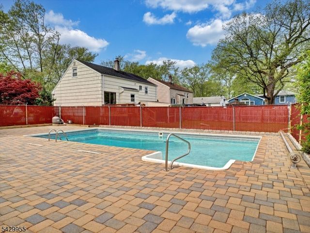 857 Grove St, Rahway City, NJ 07065