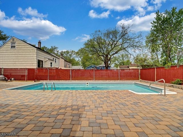 857 Grove St, Rahway City, NJ 07065