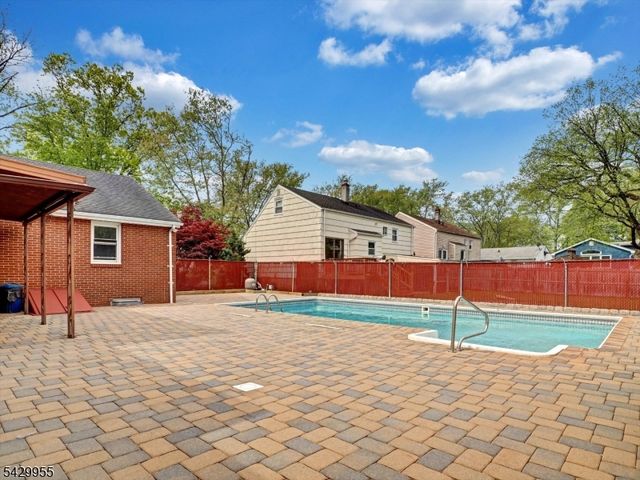 857 Grove St, Rahway City, NJ 07065