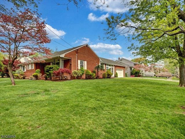 857 Grove St, Rahway City, NJ 07065