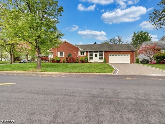 857 Grove St, Rahway City, NJ 07065