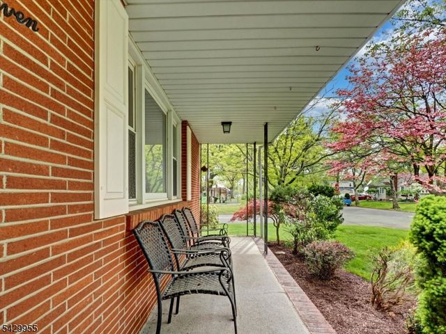 857 Grove St, Rahway City, NJ 07065