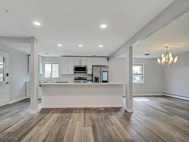 857 Grove St, Rahway City, NJ 07065