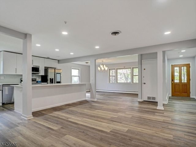 857 Grove St, Rahway City, NJ 07065