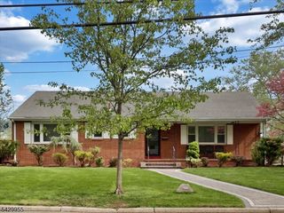 857 Grove St, Rahway City, NJ 07065