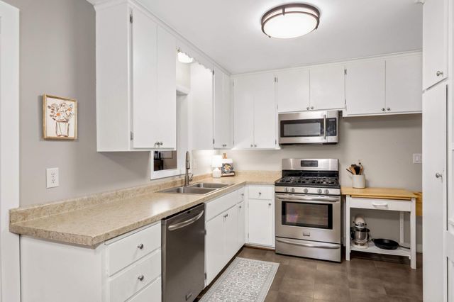 3708 Rolling View Drive, White Bear Lake, MN 55110