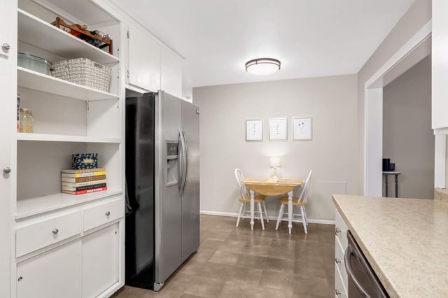 3708 Rolling View Drive, White Bear Lake, MN 55110