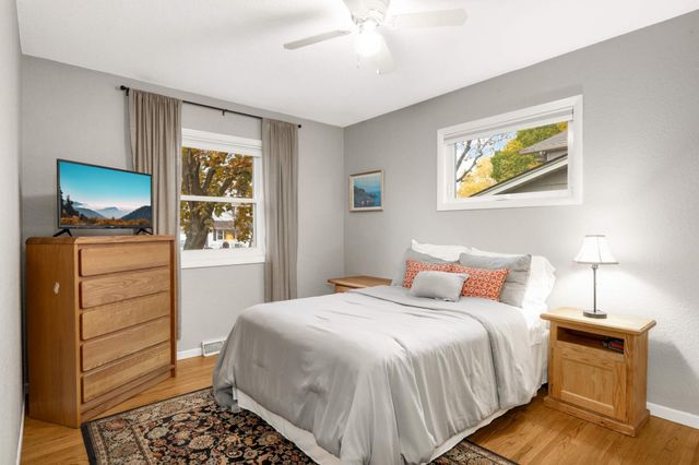 3708 Rolling View Drive, White Bear Lake, MN 55110