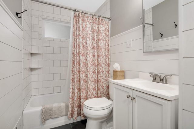 3708 Rolling View Drive, White Bear Lake, MN 55110