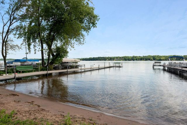 3708 Rolling View Drive, White Bear Lake, MN 55110