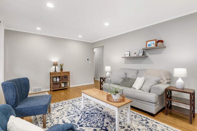 3708 Rolling View Drive, White Bear Lake, MN 55110