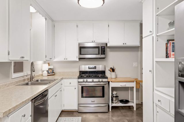 3708 Rolling View Drive, White Bear Lake, MN 55110