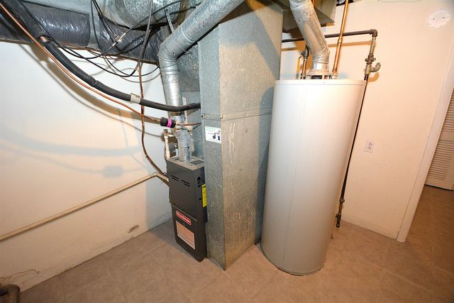 2128 W Haskell St, Wichita, KS 67213