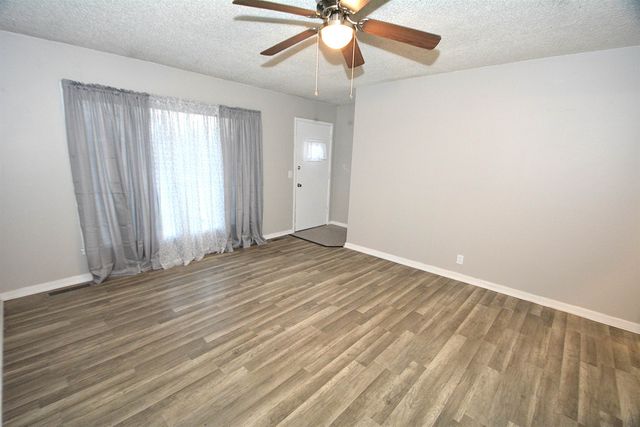 2128 W Haskell St, Wichita, KS 67213