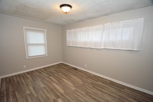 2128 W Haskell St, Wichita, KS 67213