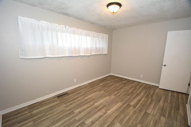 2128 W Haskell St, Wichita, KS 67213