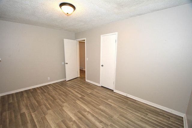 2128 W Haskell St, Wichita, KS 67213