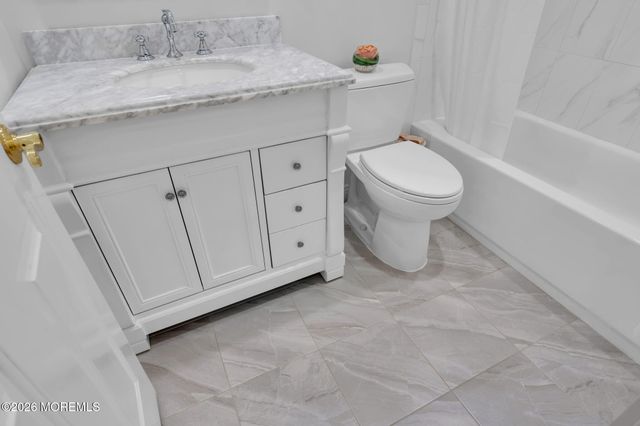 2 Willow Drive, Barnegat, NJ 08005
