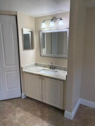 1035 LAKE SHORE Drive 103, Lake Park, FL 33403
