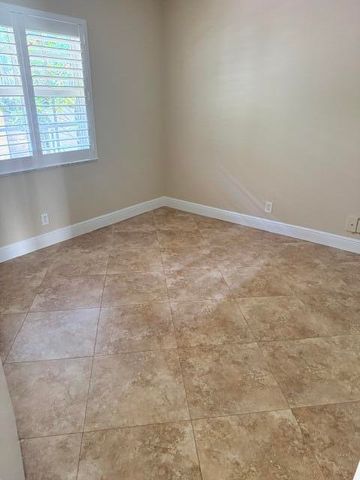 1035 LAKE SHORE Drive 103, Lake Park, FL 33403