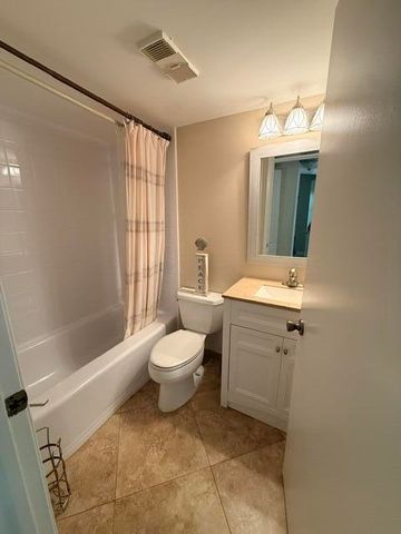 1035 LAKE SHORE Drive 103, Lake Park, FL 33403