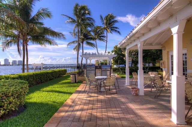 1035 LAKE SHORE Drive 103, Lake Park, FL 33403