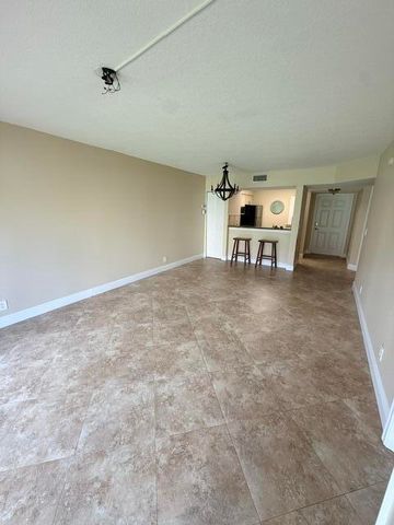 1035 LAKE SHORE Drive 103, Lake Park, FL 33403