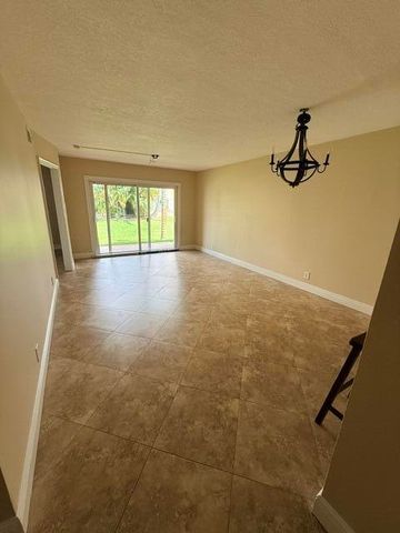 1035 LAKE SHORE Drive 103, Lake Park, FL 33403