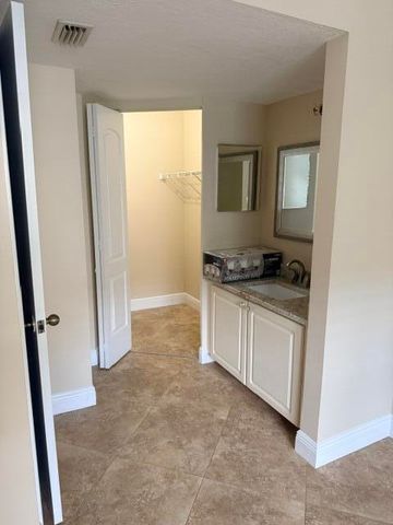 1035 LAKE SHORE Drive 103, Lake Park, FL 33403