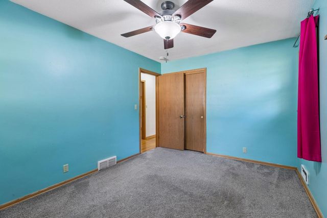 21 70th Way NE, Fridley, MN 55432