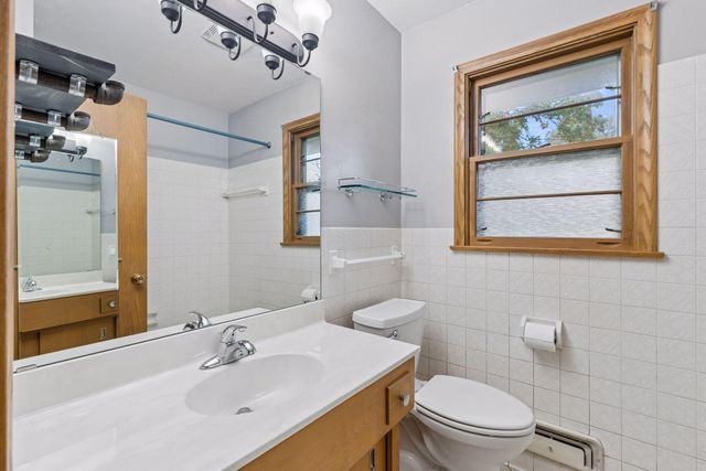 21 70th Way NE, Fridley, MN 55432