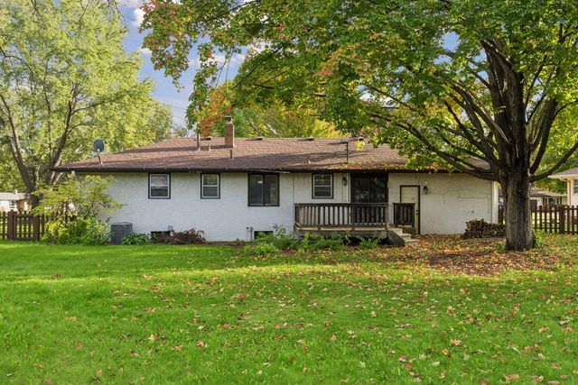 21 70th Way NE, Fridley, MN 55432