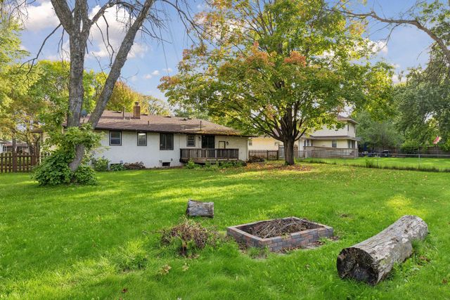 21 70th Way NE, Fridley, MN 55432