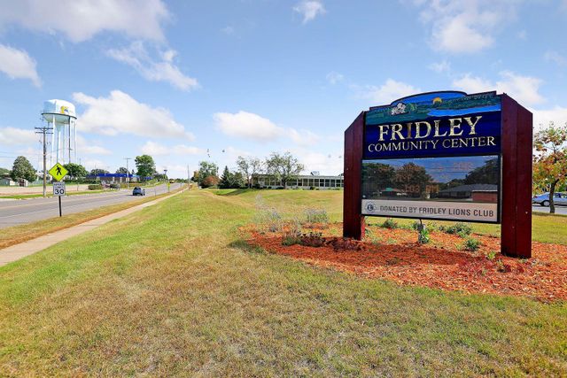 21 70th Way NE, Fridley, MN 55432