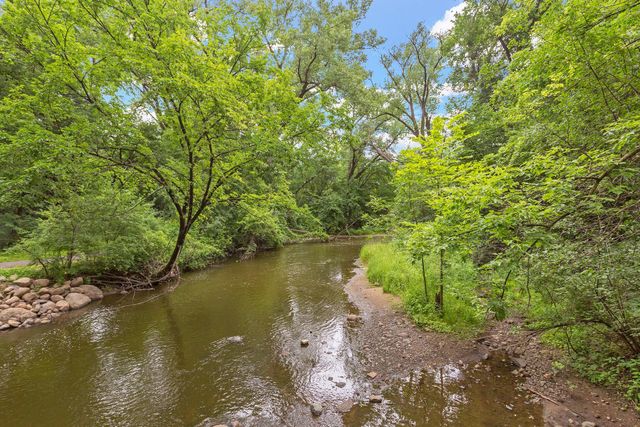 21 70th Way NE, Fridley, MN 55432