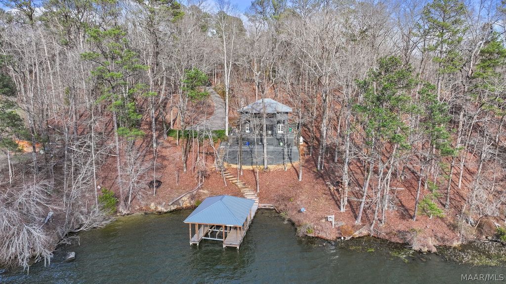1413 RIVER Road, Titus, AL 36080