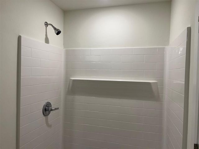 2025 Brush Creek Way, Newcastle, OK 73065