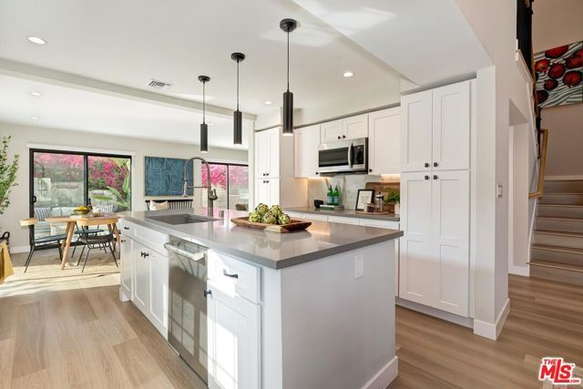 10701 Hepburn Circle, Culver City, CA 90232