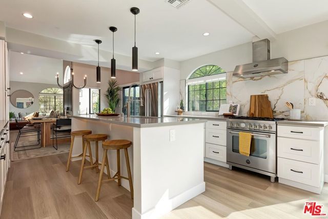 10701 Hepburn Circle, Culver City, CA 90232