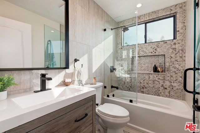 10701 Hepburn Circle, Culver City, CA 90232